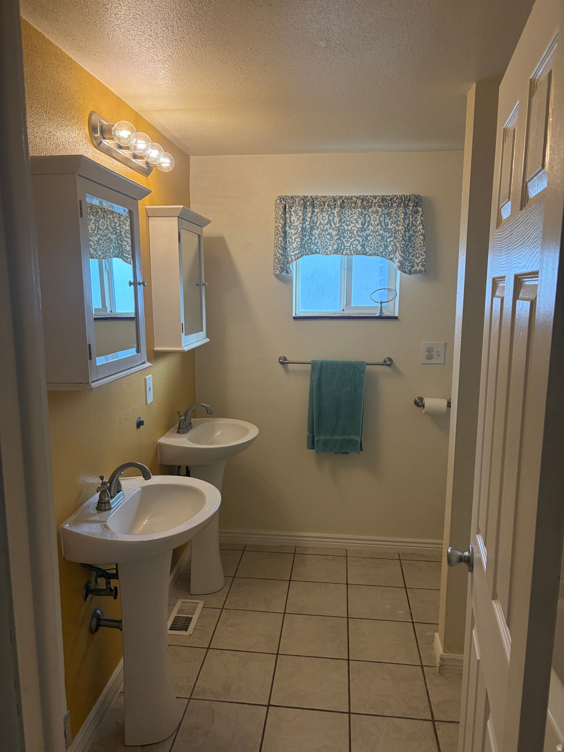 WRIGHT SUB A - Residential Lease