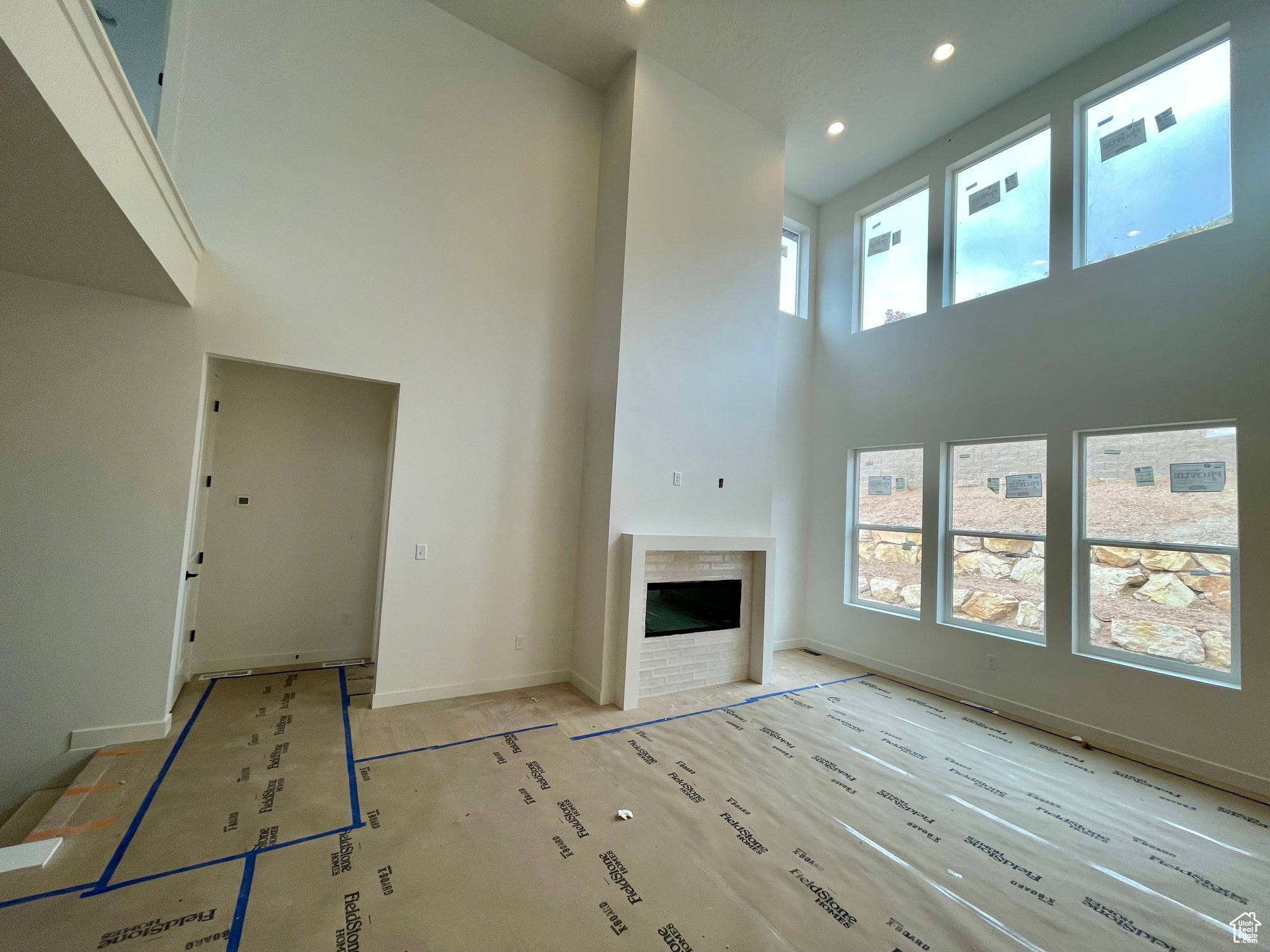 CANYON POINT - Residential