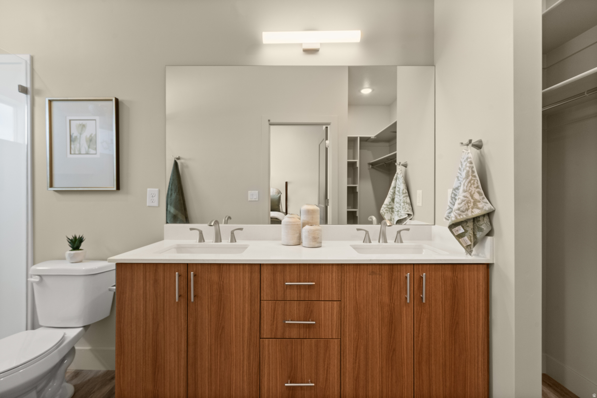 LATITUDE 40 - Residential