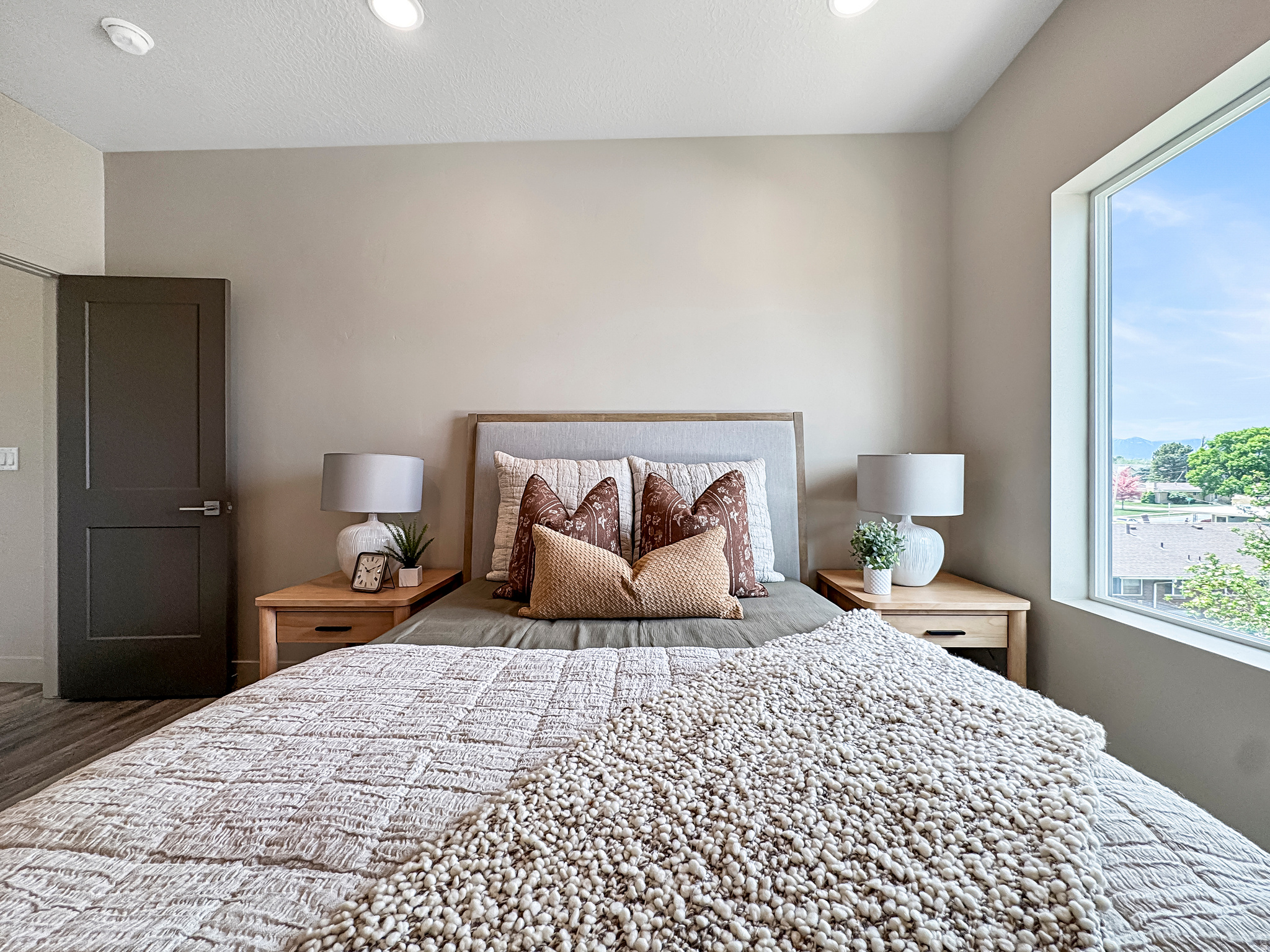 LATITUDE 40 - Residential