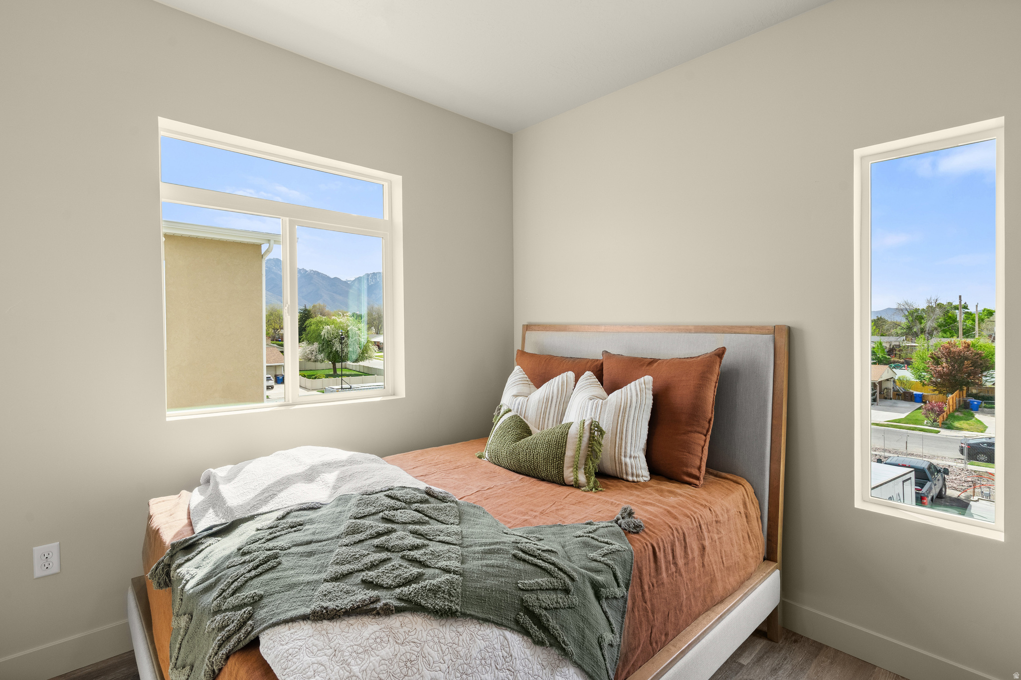 LATITUDE 40 - Residential