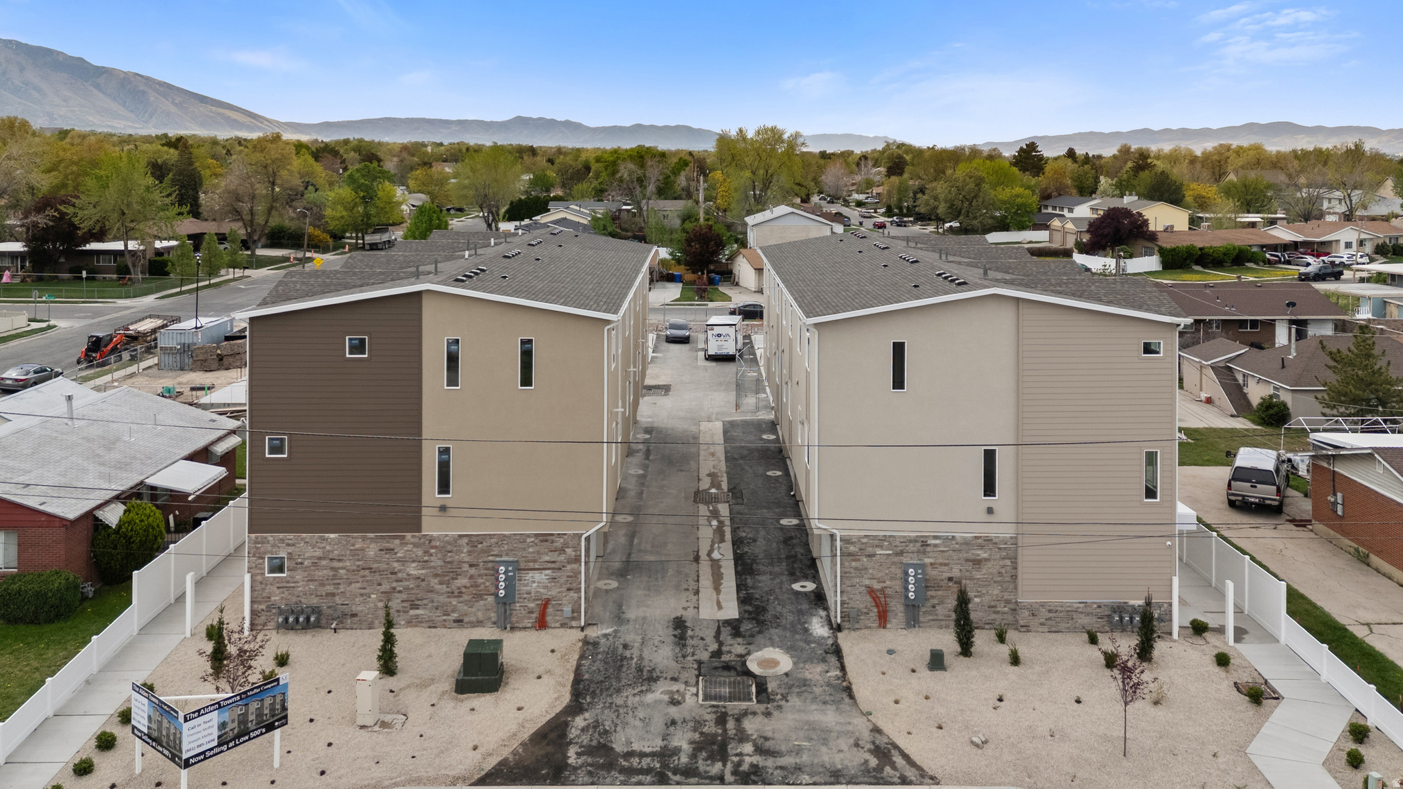 LATITUDE 40 - Residential