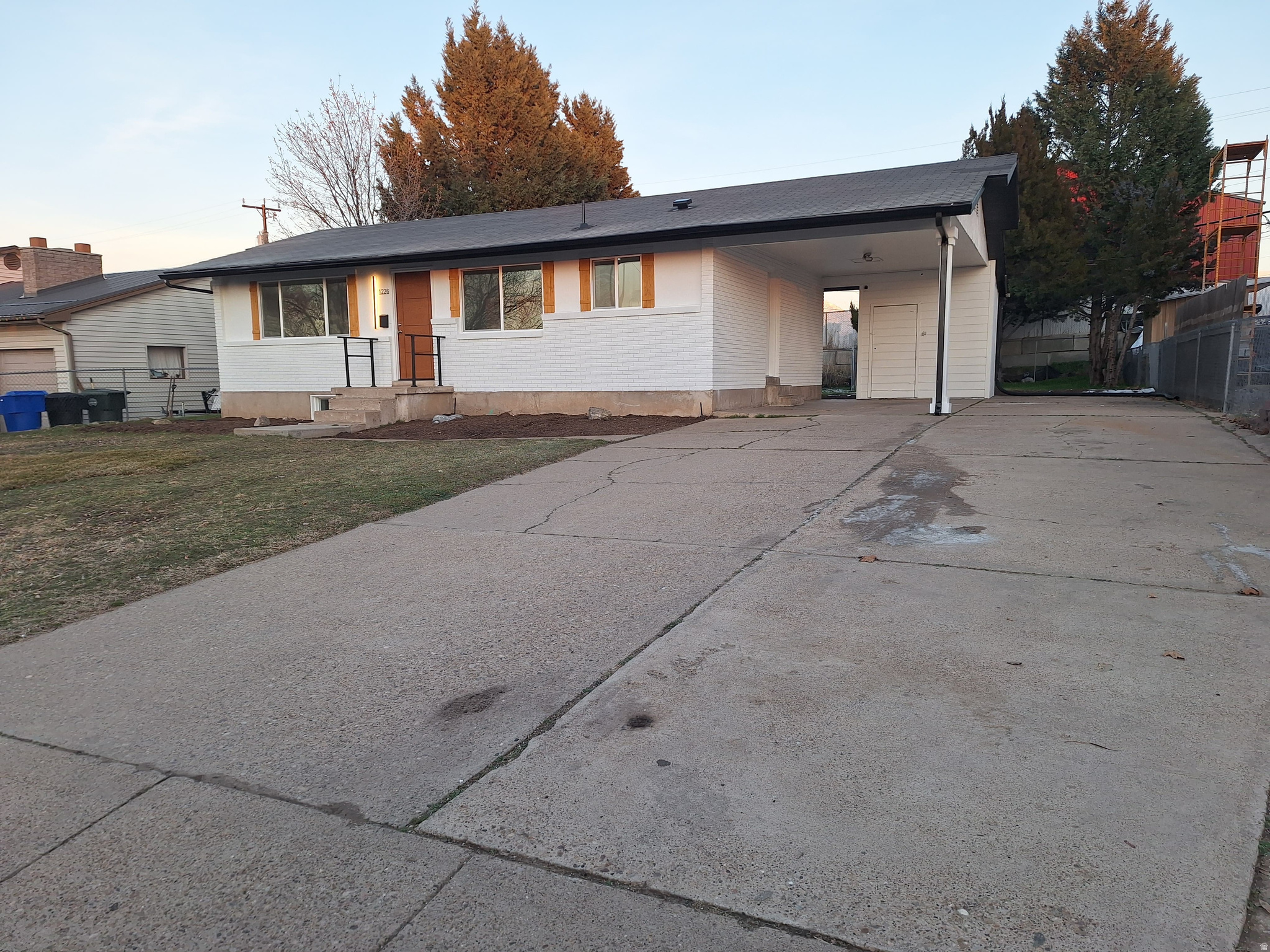 SCOTTS-DALE - Residential