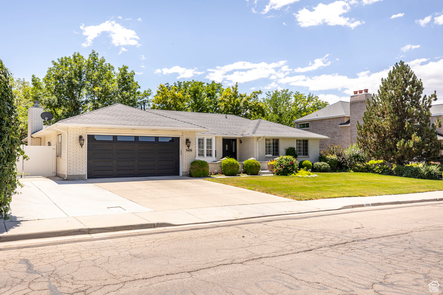 MEADOWS - Residential