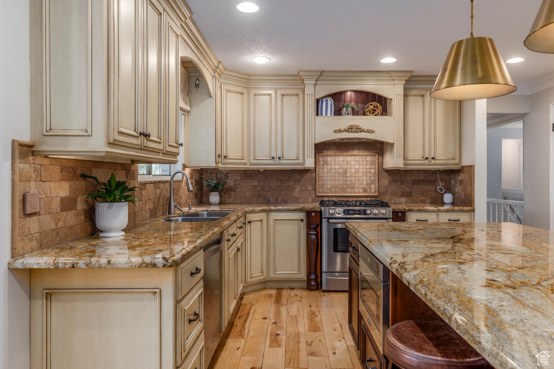 MEADOWS - Residential