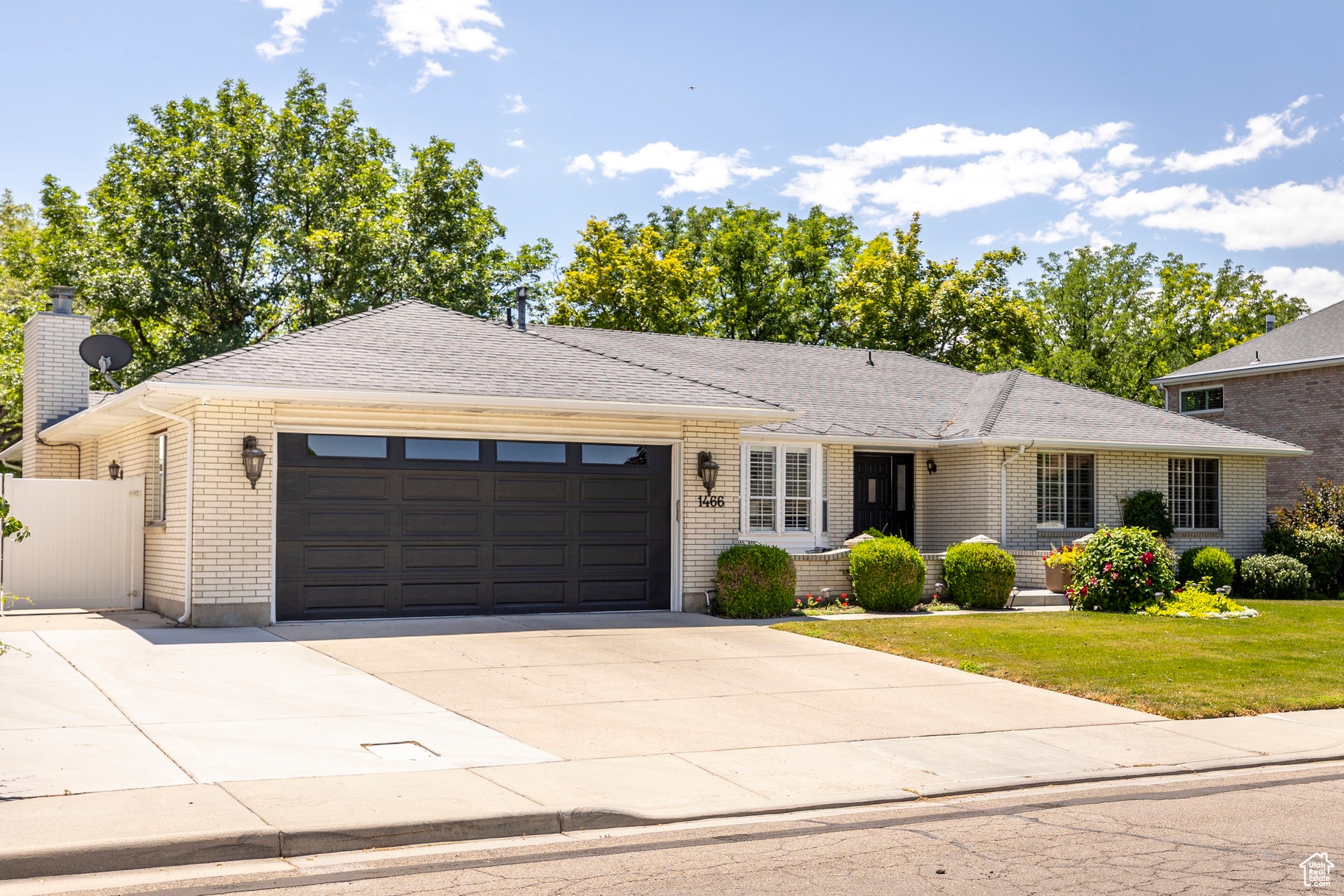 MEADOWS - Residential