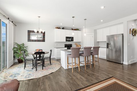 Tiny photo for 2343 W WYSTERIA DR, Mapleton, UT 84664 (MLS # 2154641)