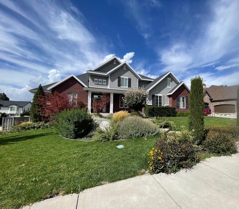 Photo of 889 FENCE POST RD, Fruit Heights, UT 84037 (MLS # 2186032)