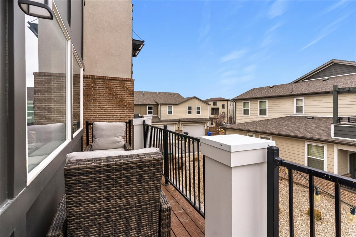 AVENUES  AT THE STATION - Residential