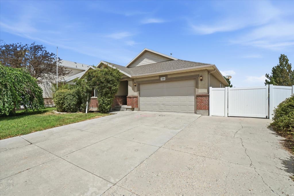 Photo of 4582 W BLACK POWDER DR S, Herriman, UT 84096 (MLS # 2175905)