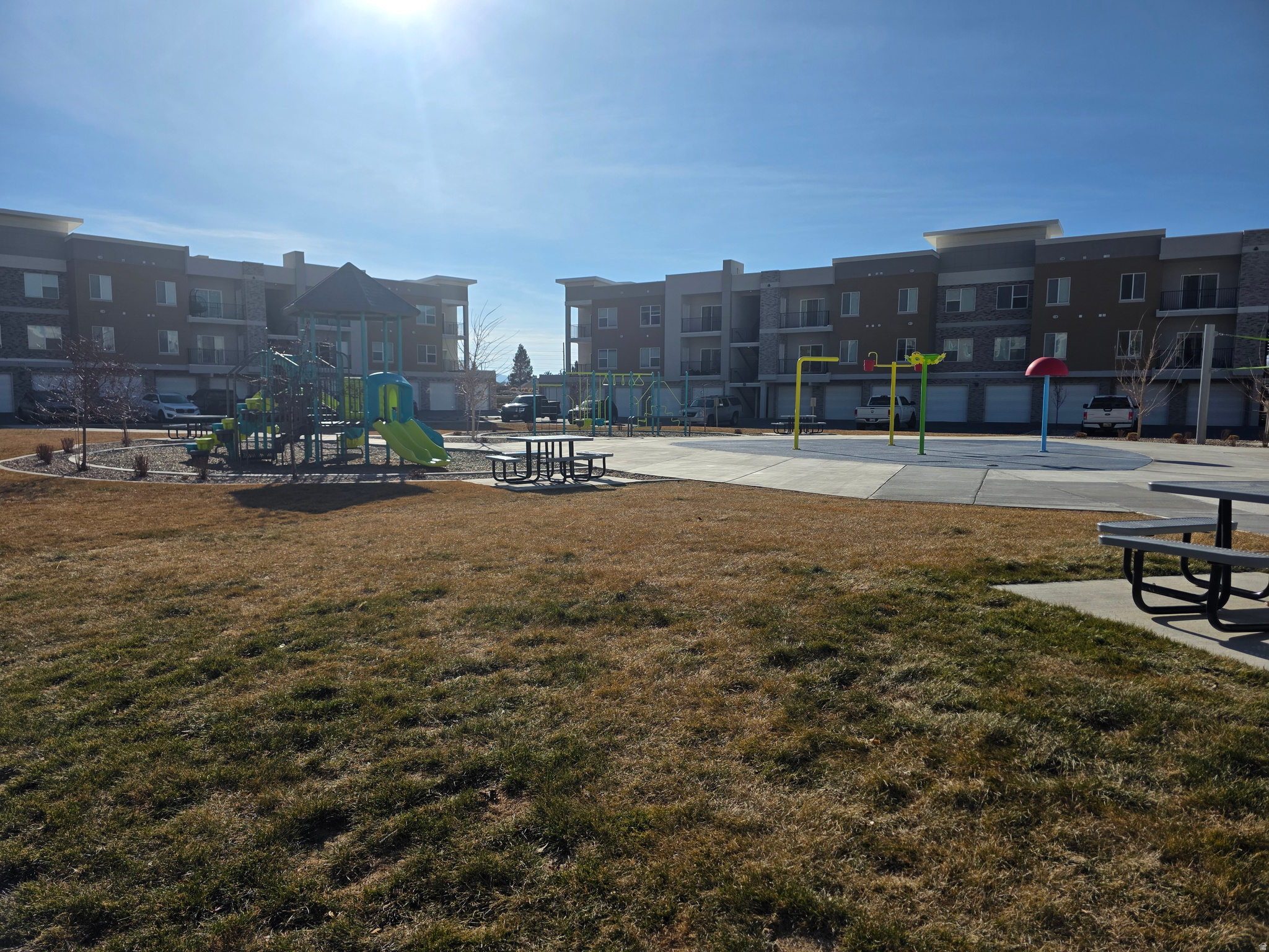 VISTA VIEW CONDOMINIUMS 2ND SUPPLEMENTAL - Residential