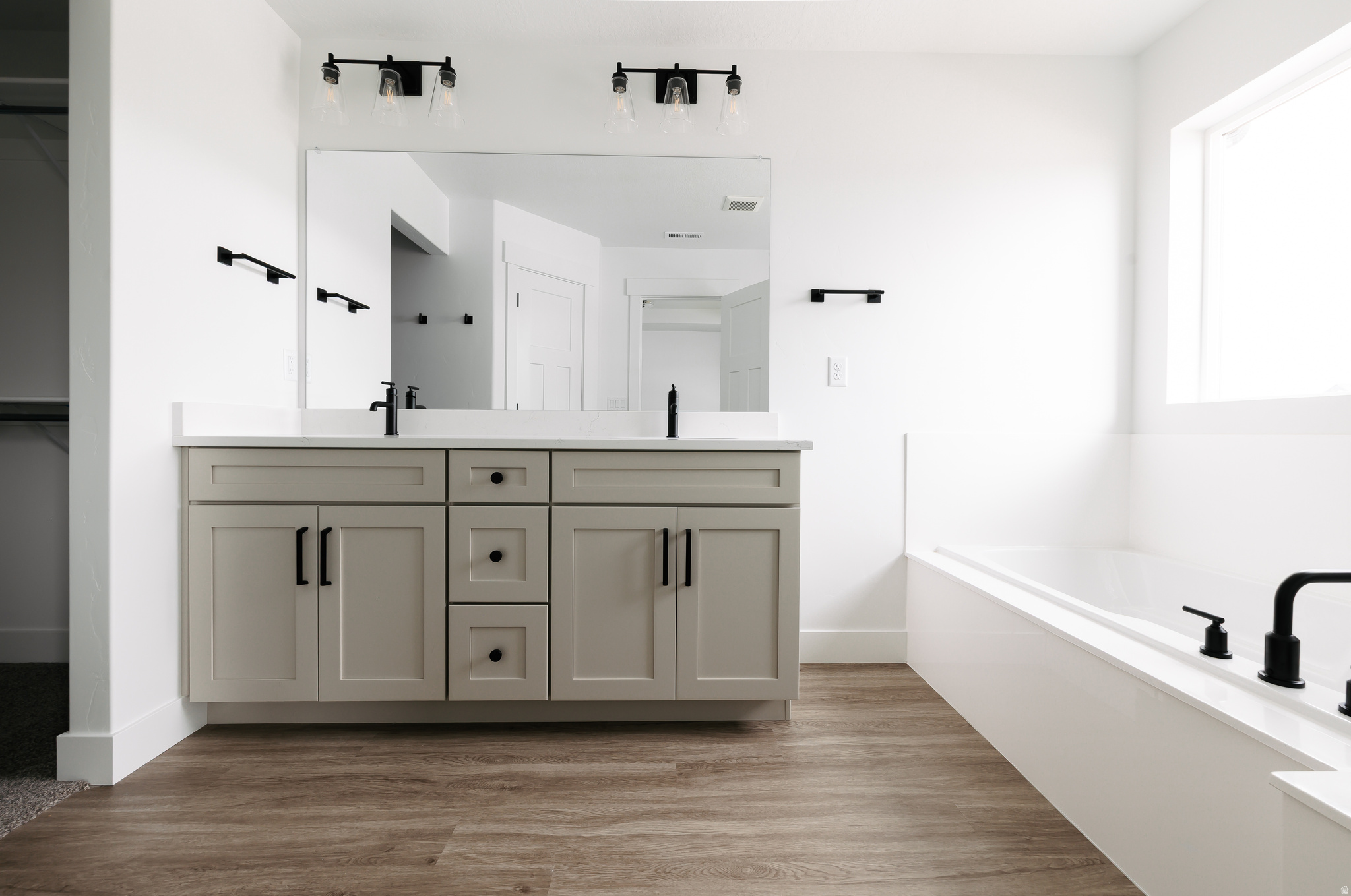 MOUNTAIN RIDGE - Residential