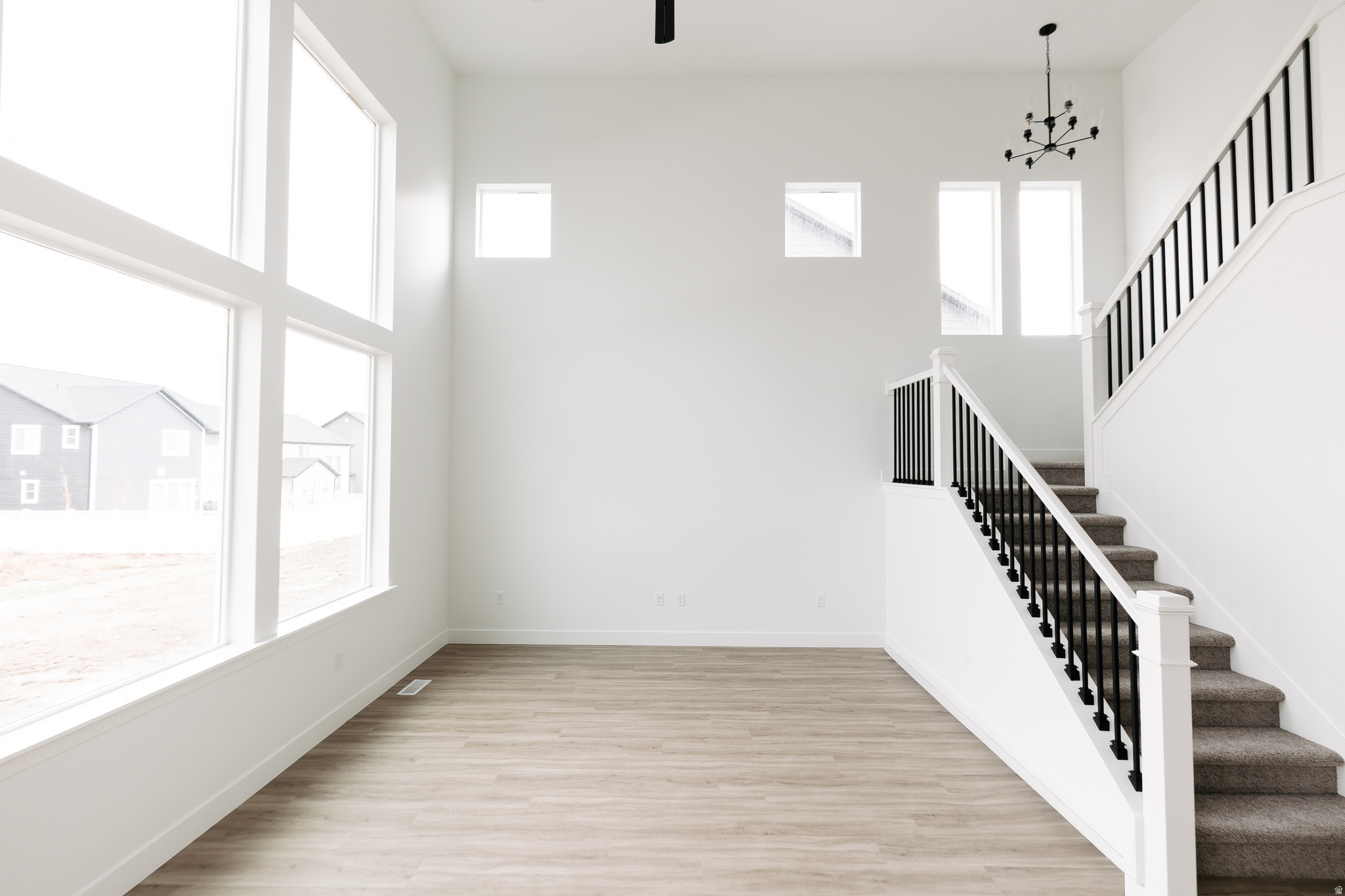 MOUNTAIN RIDGE - Residential