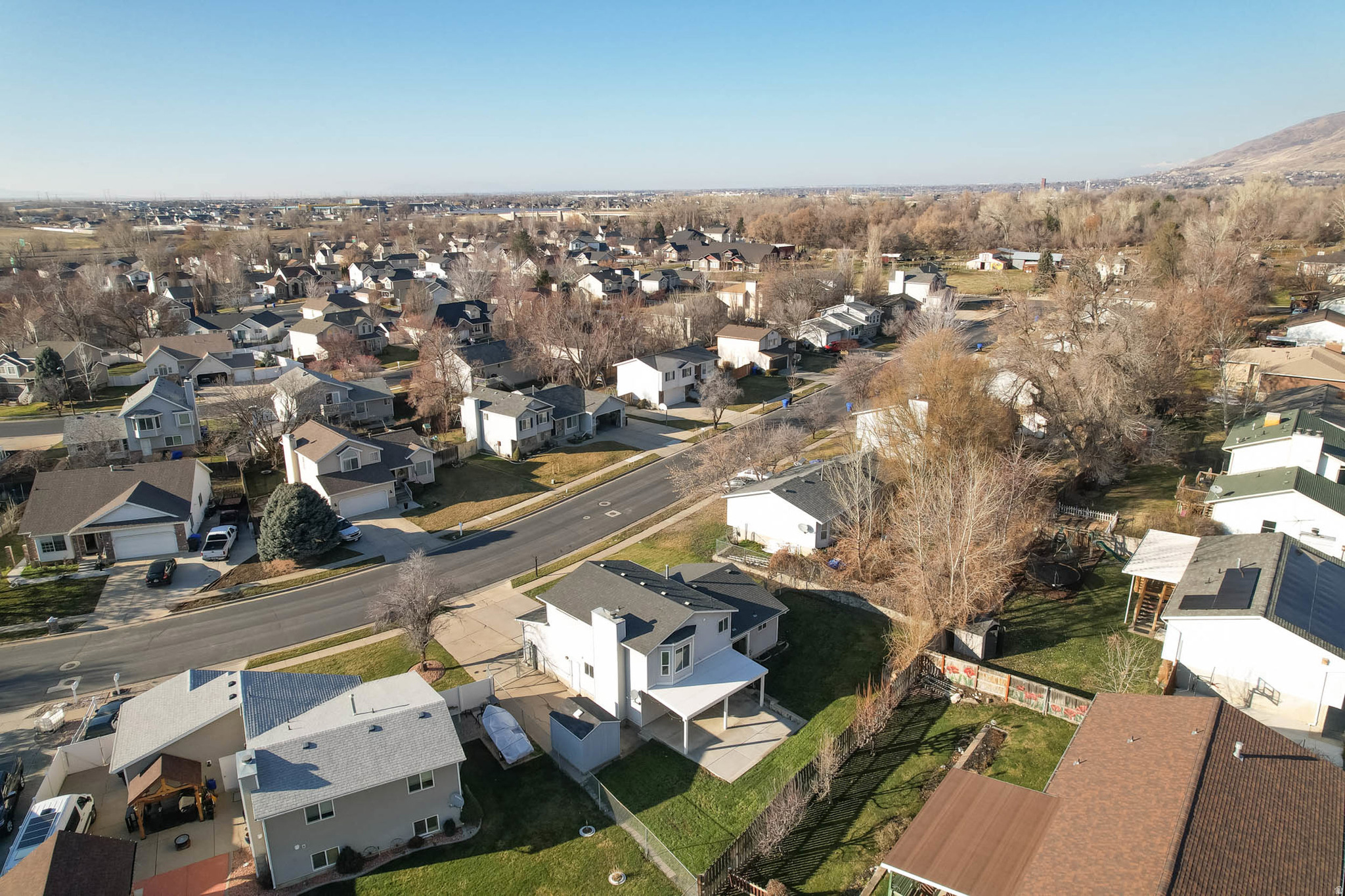 CAVE HOLLOW - Residential