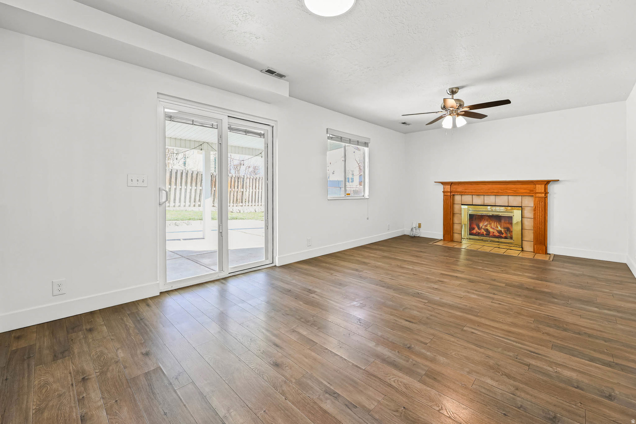 CAVE HOLLOW - Residential