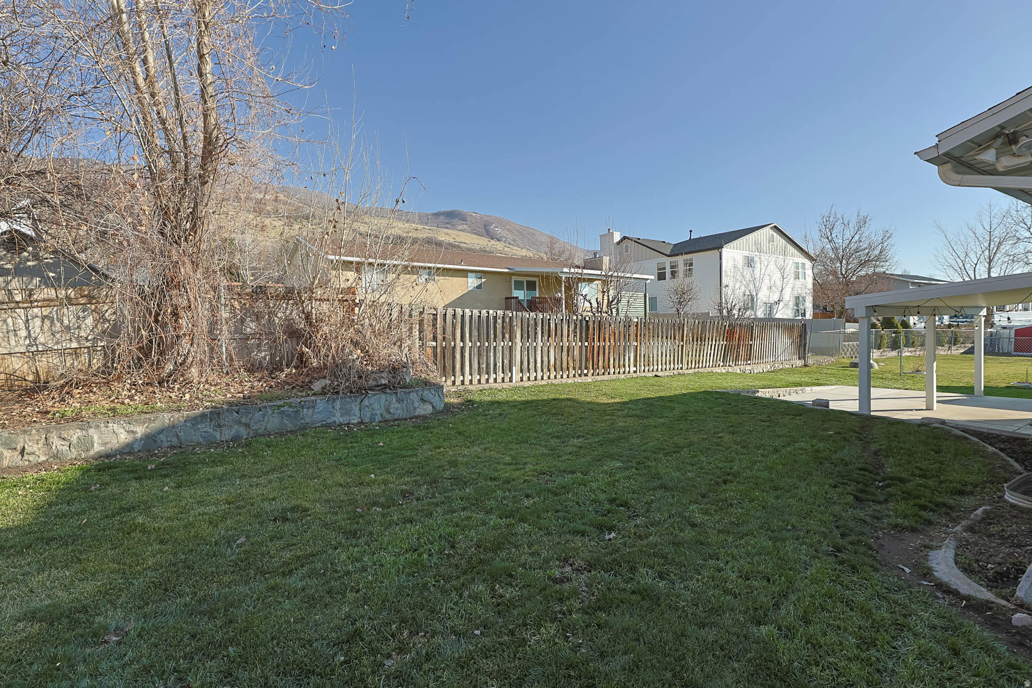 CAVE HOLLOW - Residential