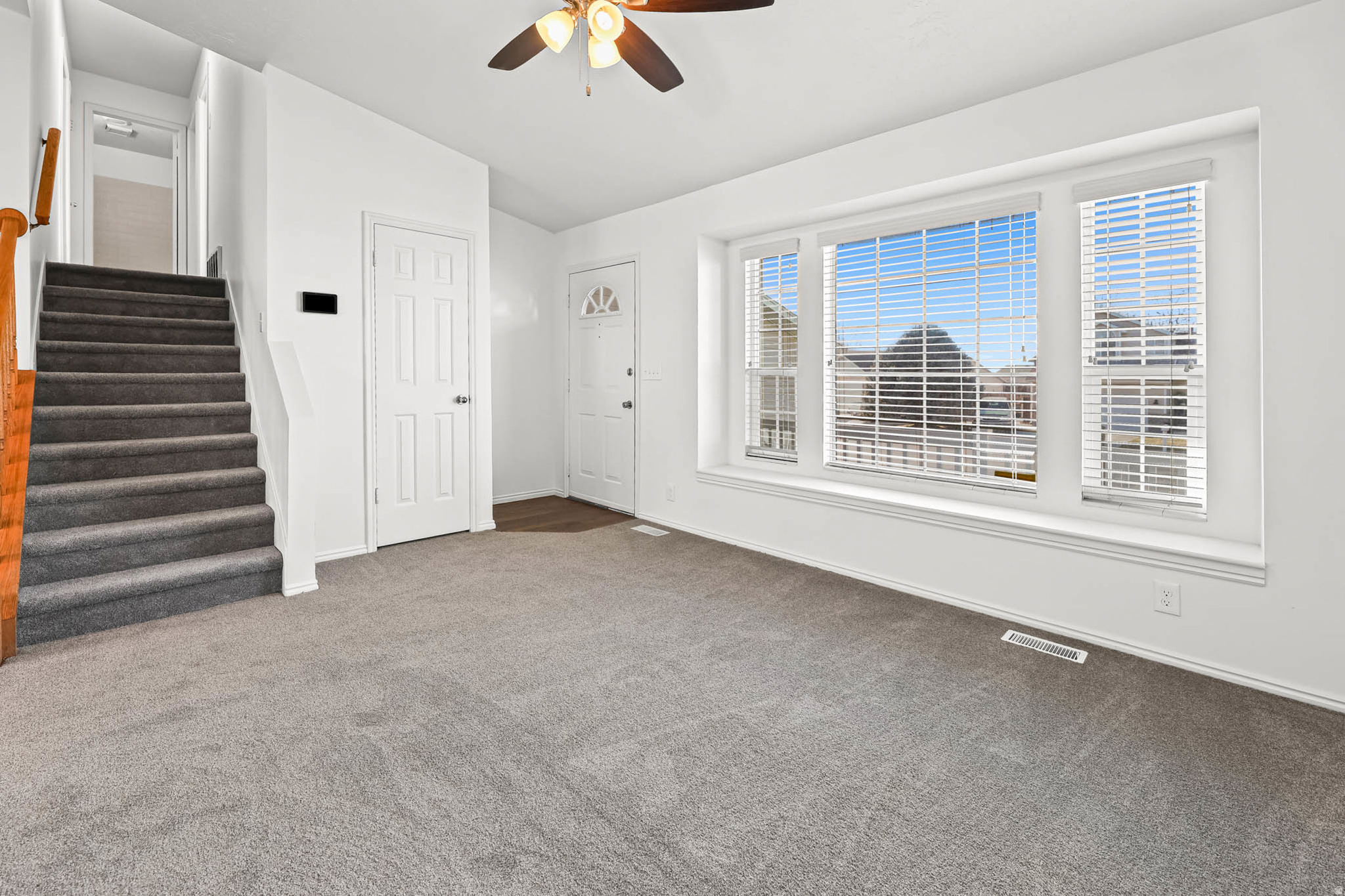 CAVE HOLLOW - Residential