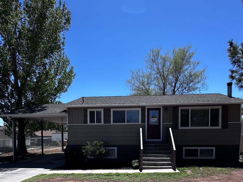 Photo of 530 E 550 N, Roosevelt, UT 84066 (MLS # 2155187)