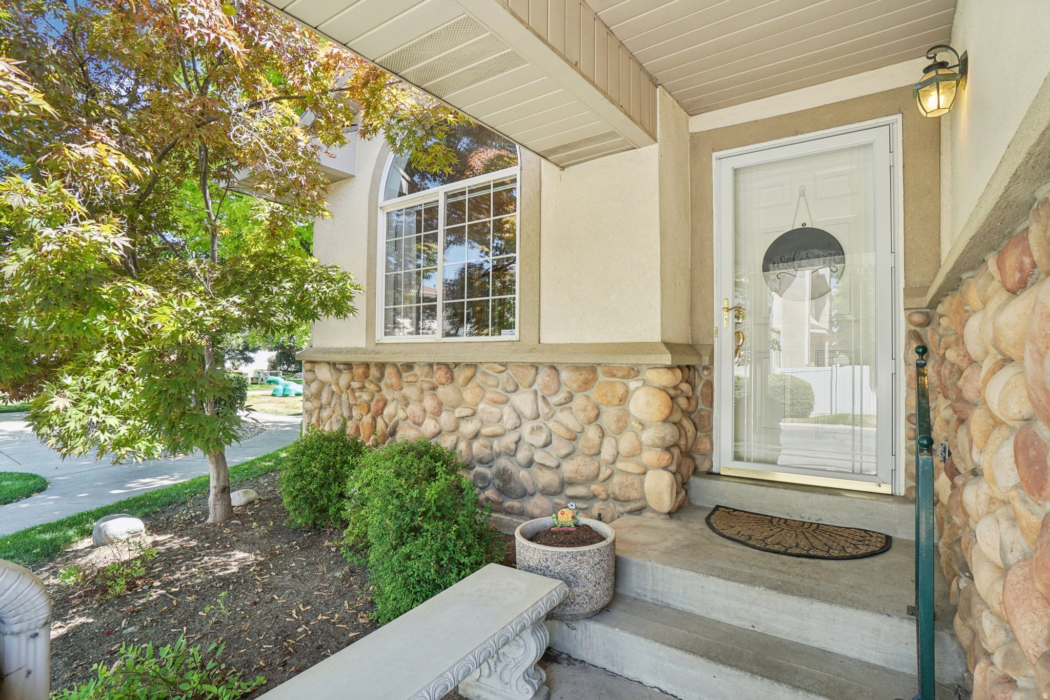 WHITE PINES - Residential