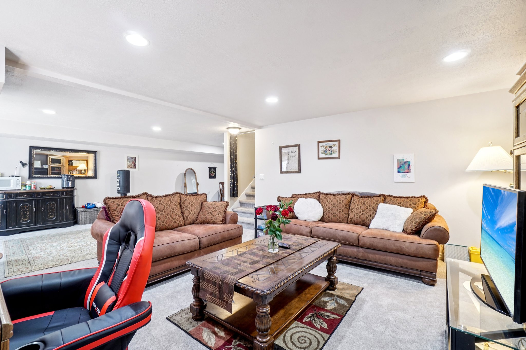 WHITE PINES - Residential