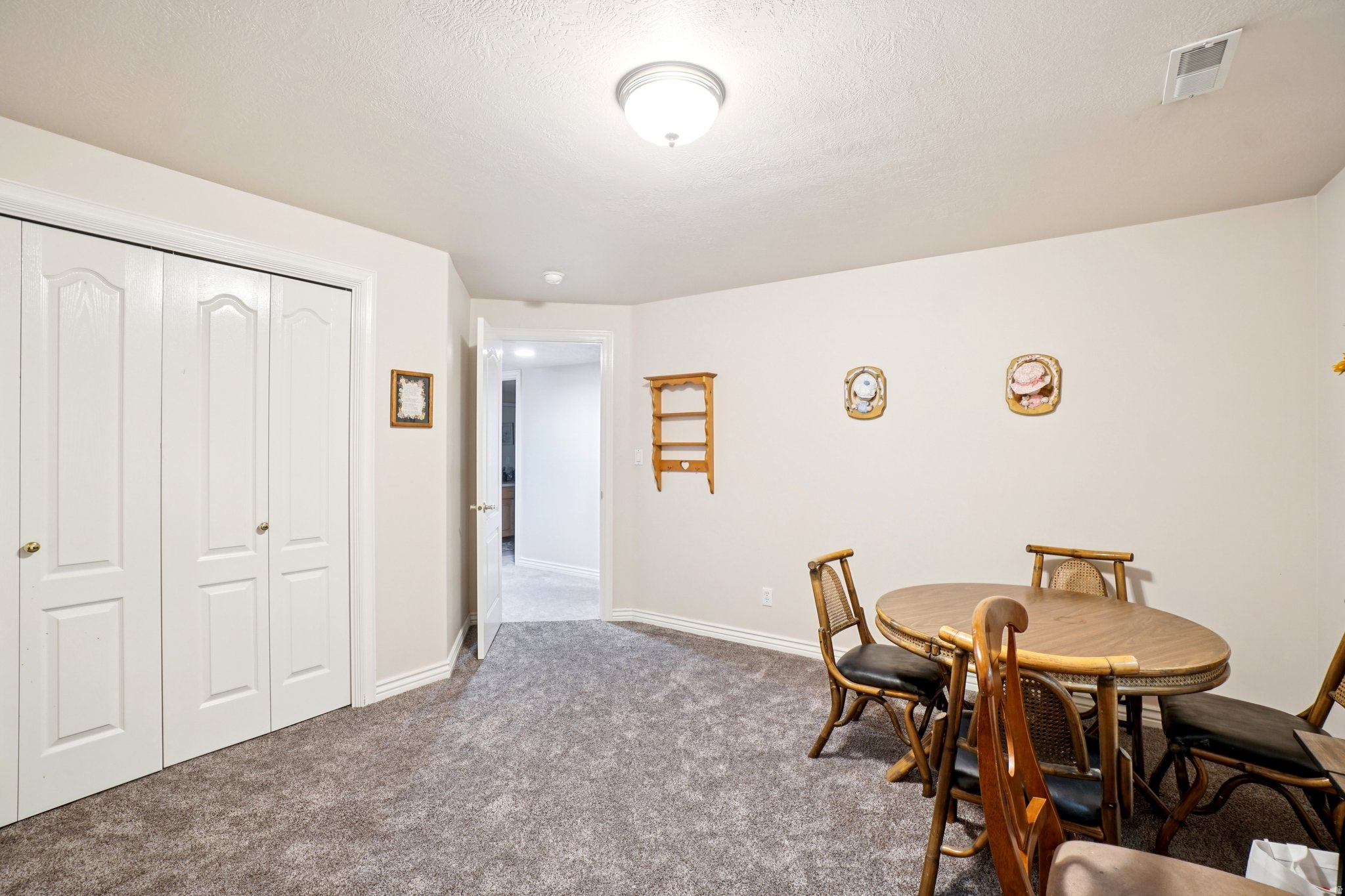 WHITE PINES - Residential