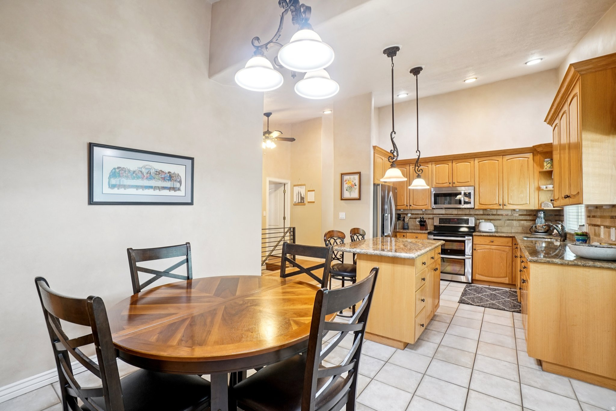 WHITE PINES - Residential