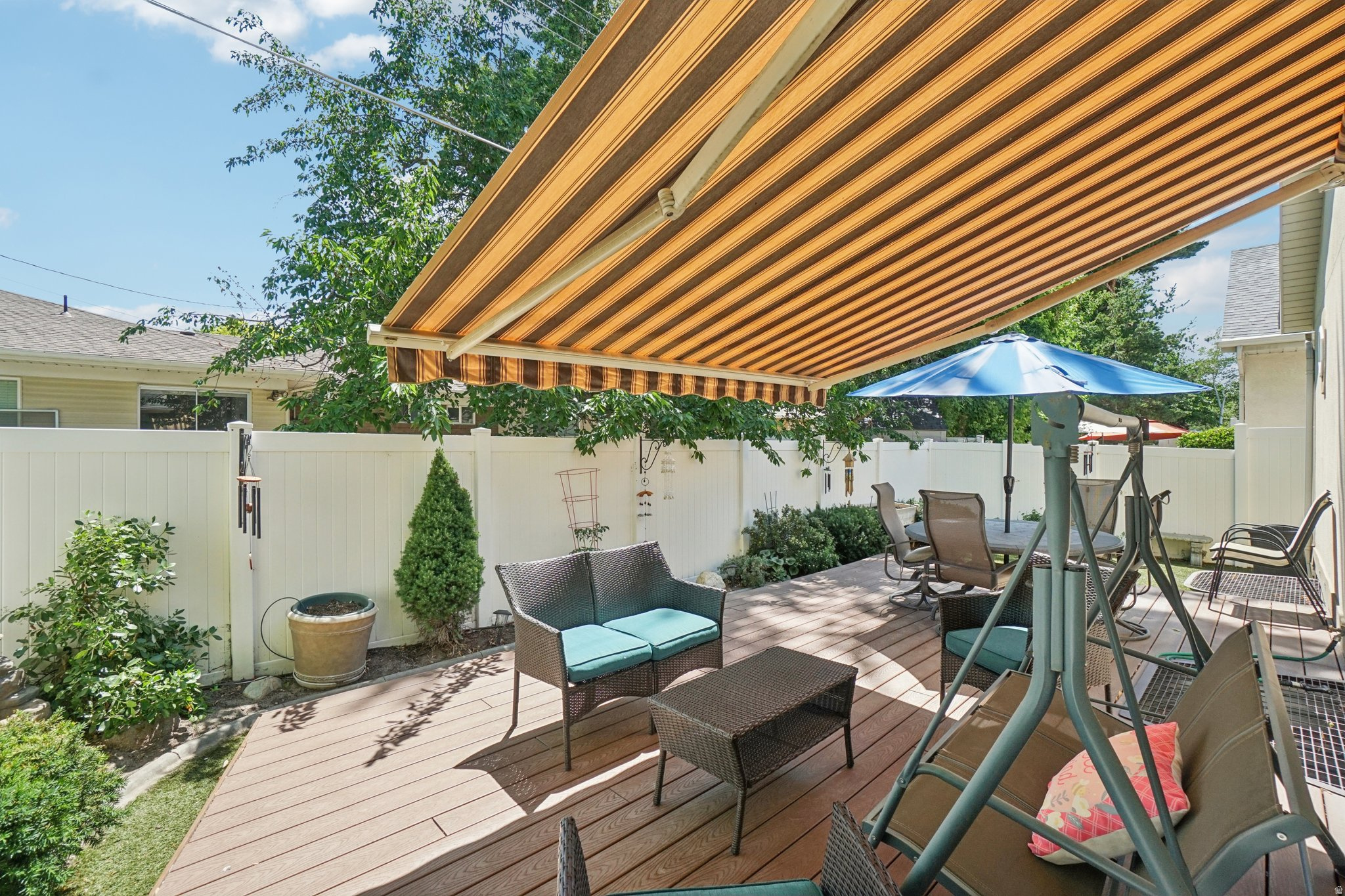 WHITE PINES - Residential