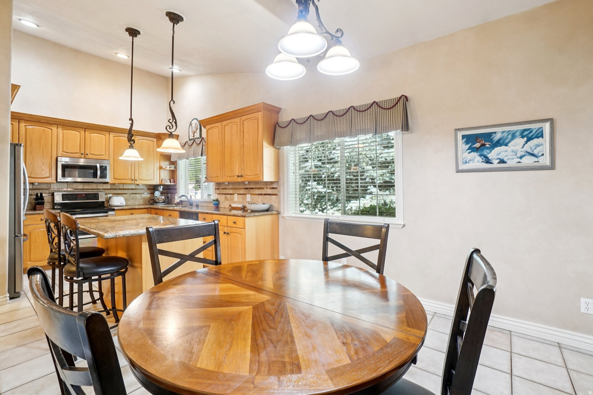 WHITE PINES - Residential