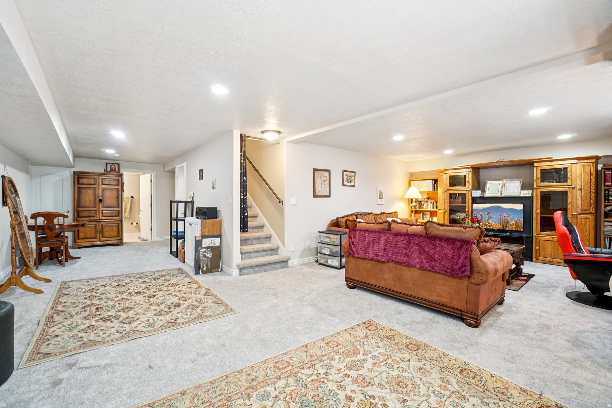 WHITE PINES - Residential