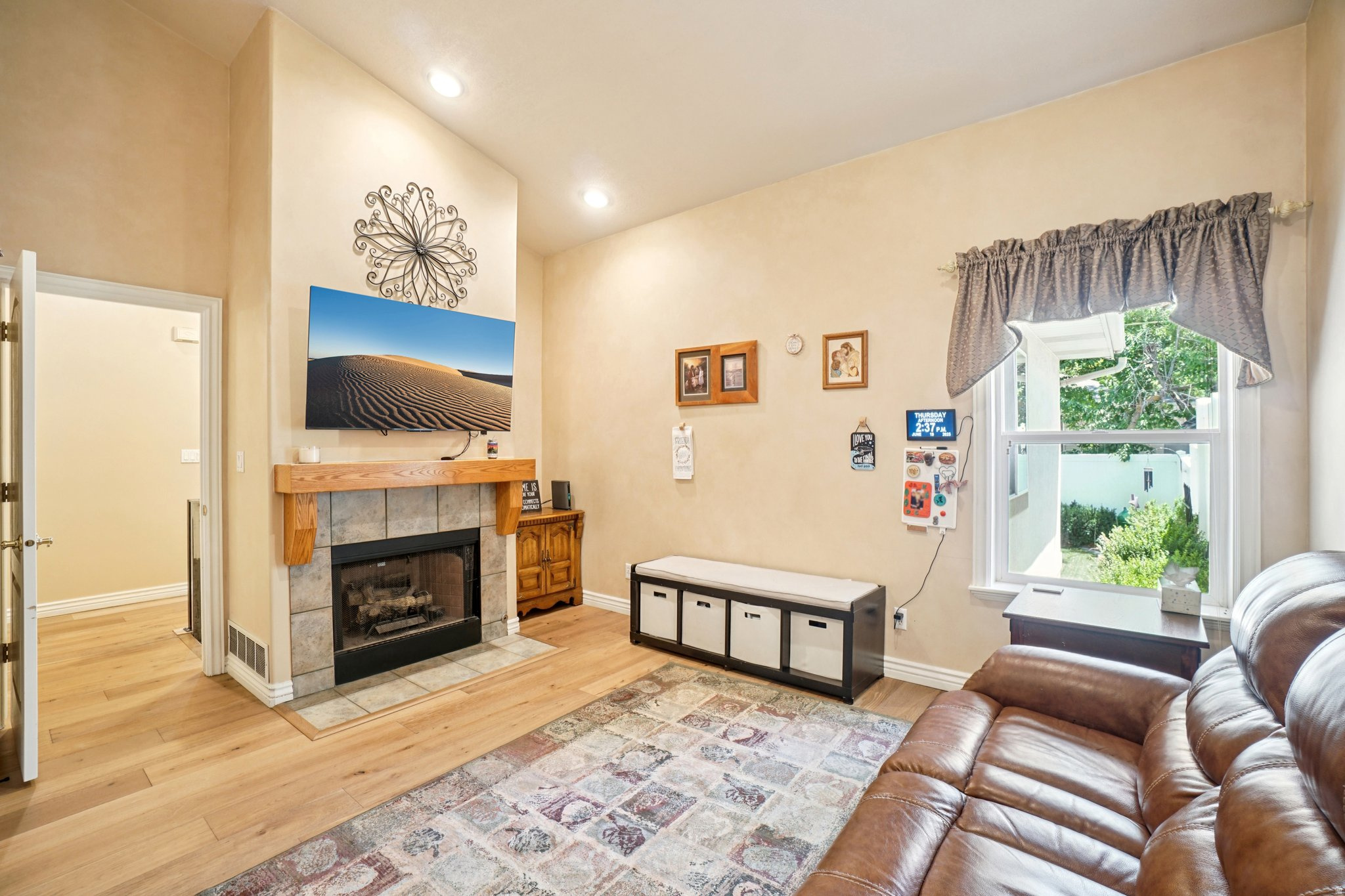 WHITE PINES - Residential