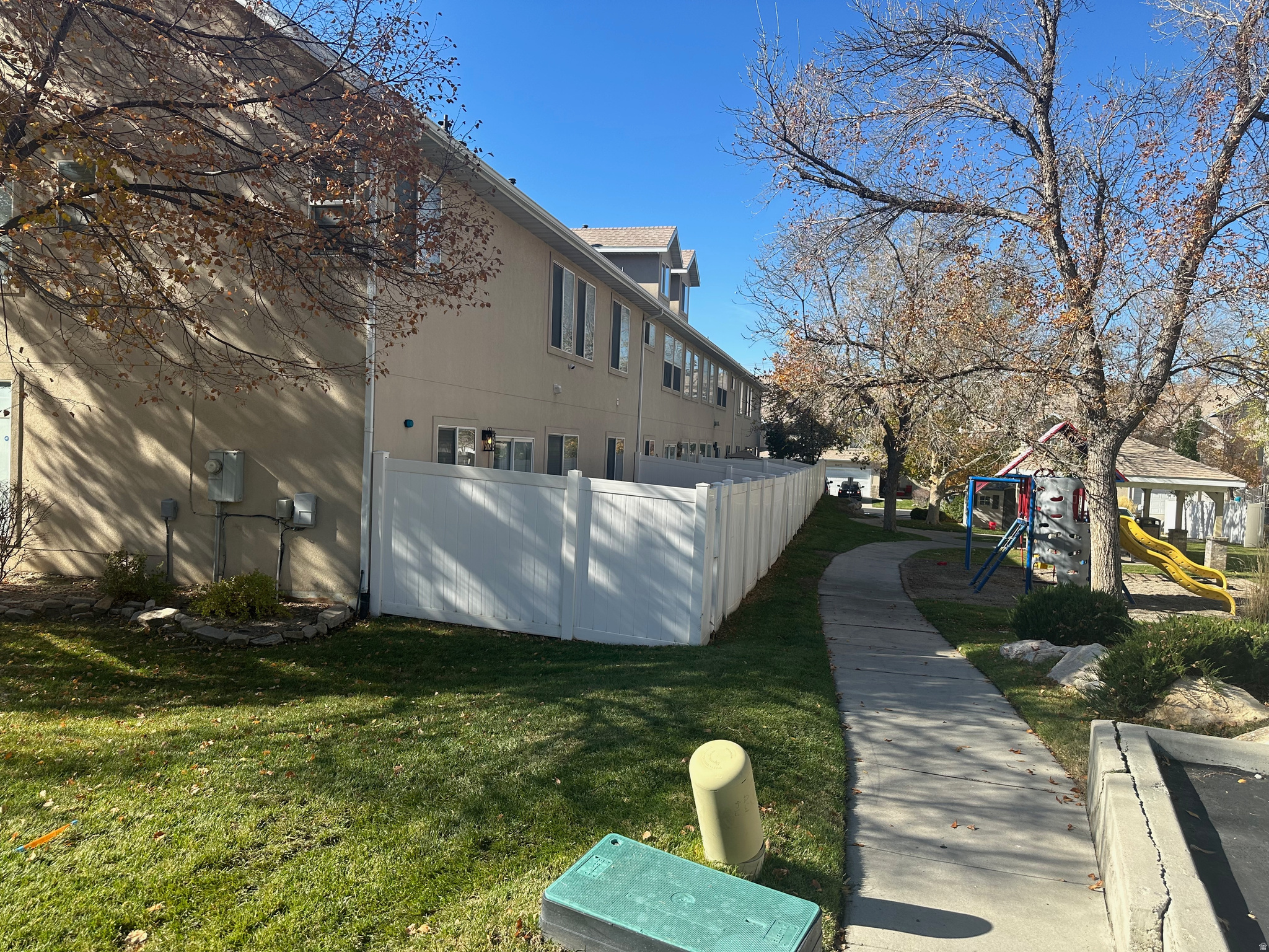 SANDY POINT - Residential