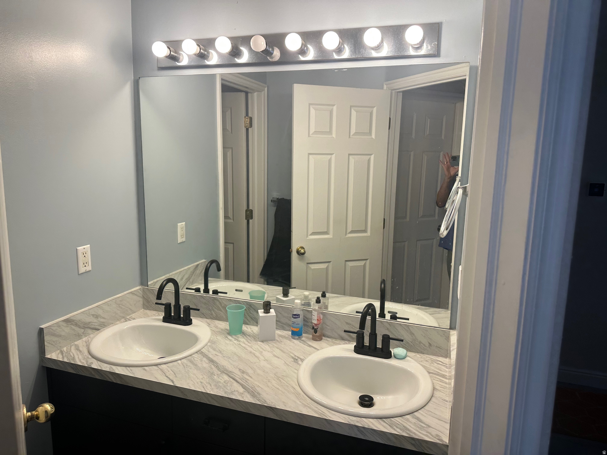 SANDY POINT - Residential