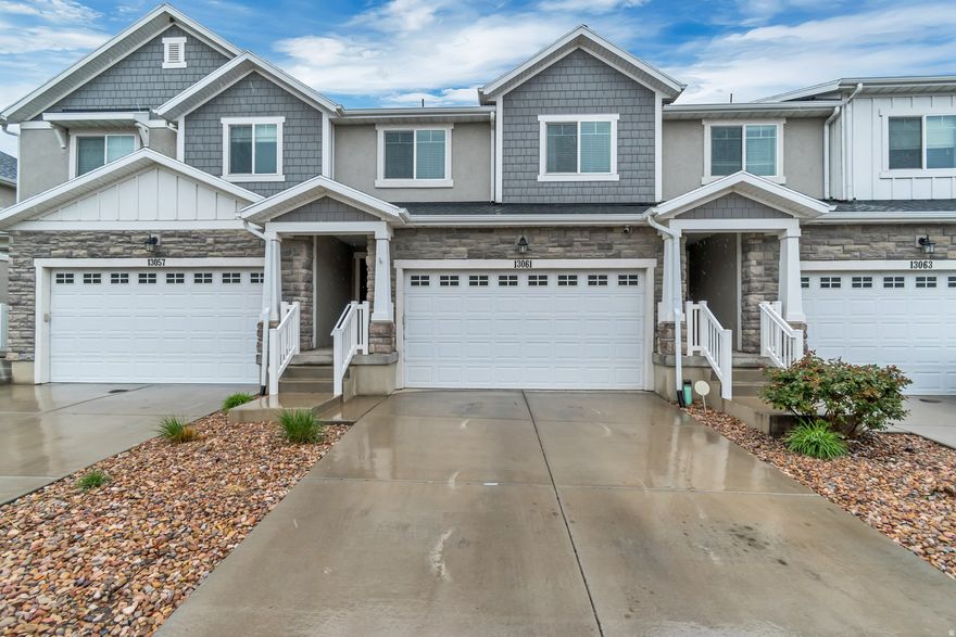 Very rare- 4 bedrooms upstairs plus laundry room townhome.  Tremendous price, location, and neighborhood.  Home is in great shape and shows very well.  Fully finished basement with 1 full bath and large family room.  Popular floor plan with large kitchen and family room, plus...great unobstructed views of the mountains.  Show with confidence!