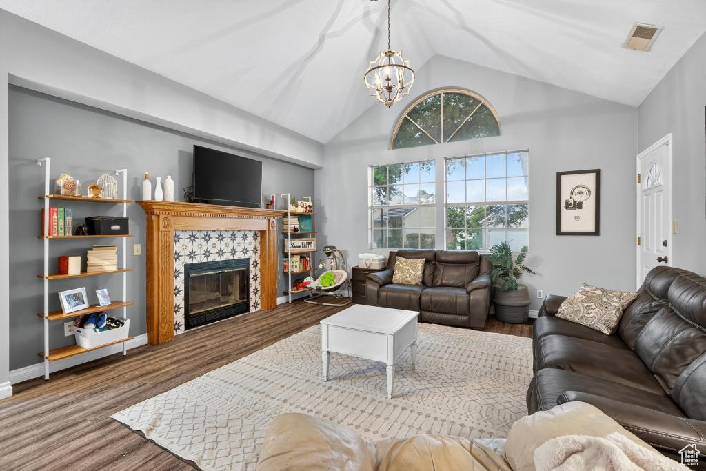 COTTON MANOR 1 - Residential