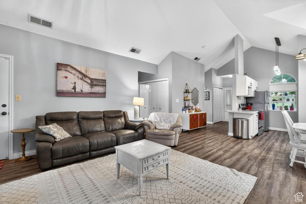 COTTON MANOR 1 - Residential