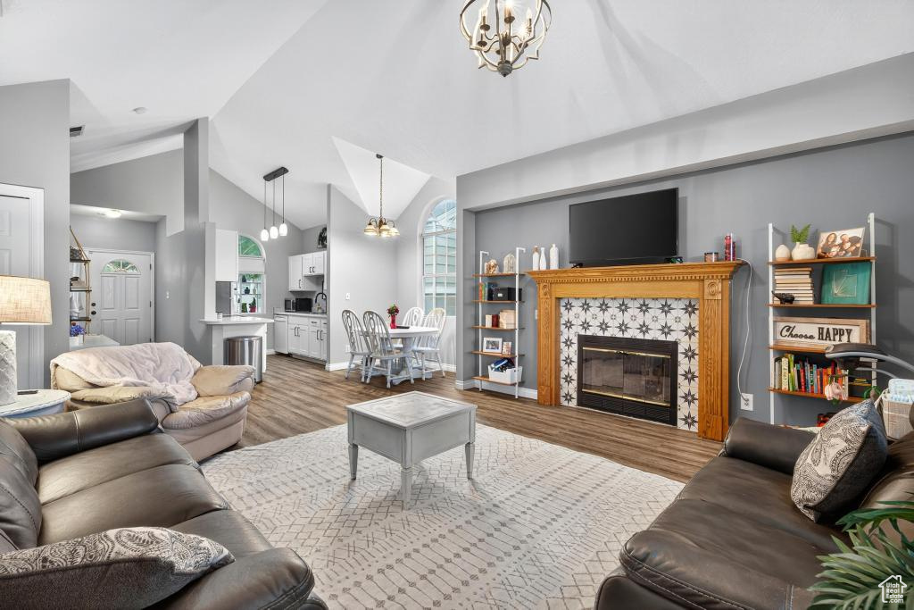 COTTON MANOR 1 - Residential