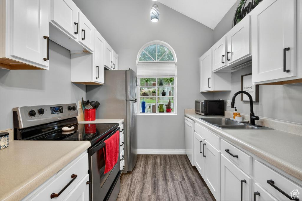 COTTON MANOR 1 - Residential