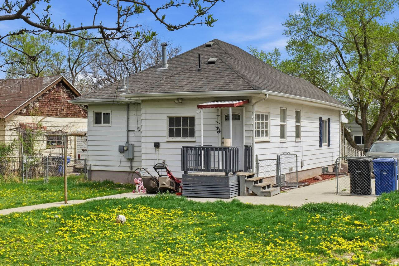 APRIL ACRES - Residential