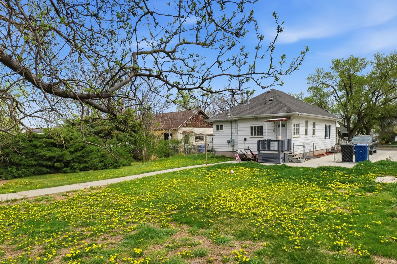 APRIL ACRES - Residential