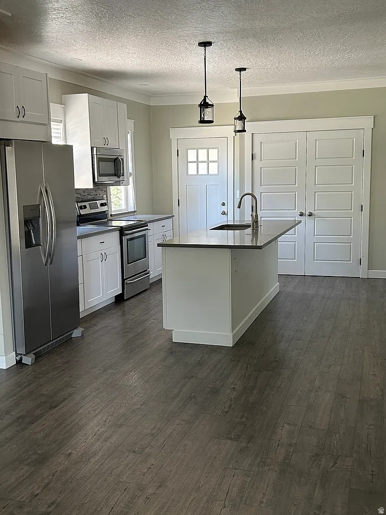 APRIL ACRES - Residential