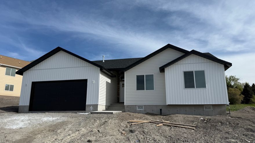 Brand new construction home offering peaceful country living on .34 acres.  You'll love this open concept floor plan featuring three bedrooms, two full baths, stylish kitchen, and spacious family room.    Reach out now to make certain selections and color choices.