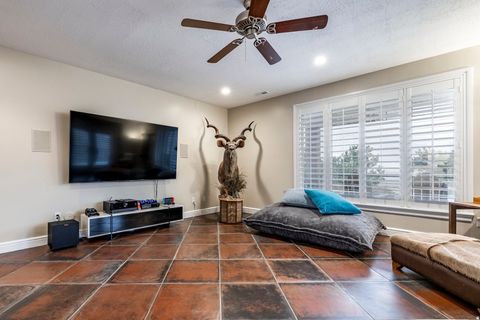 Tiny photo for 3252 SUNSET HOLLOW DR, Bountiful, UT 84010 (MLS # 2149366)