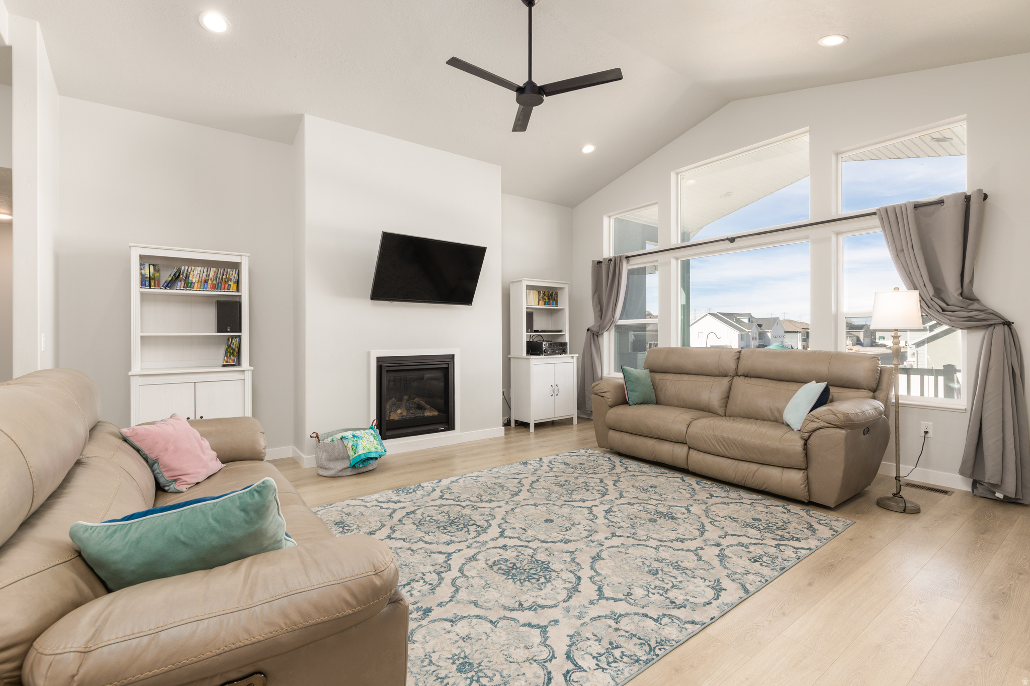 SUNSET MEADOWS - Residential