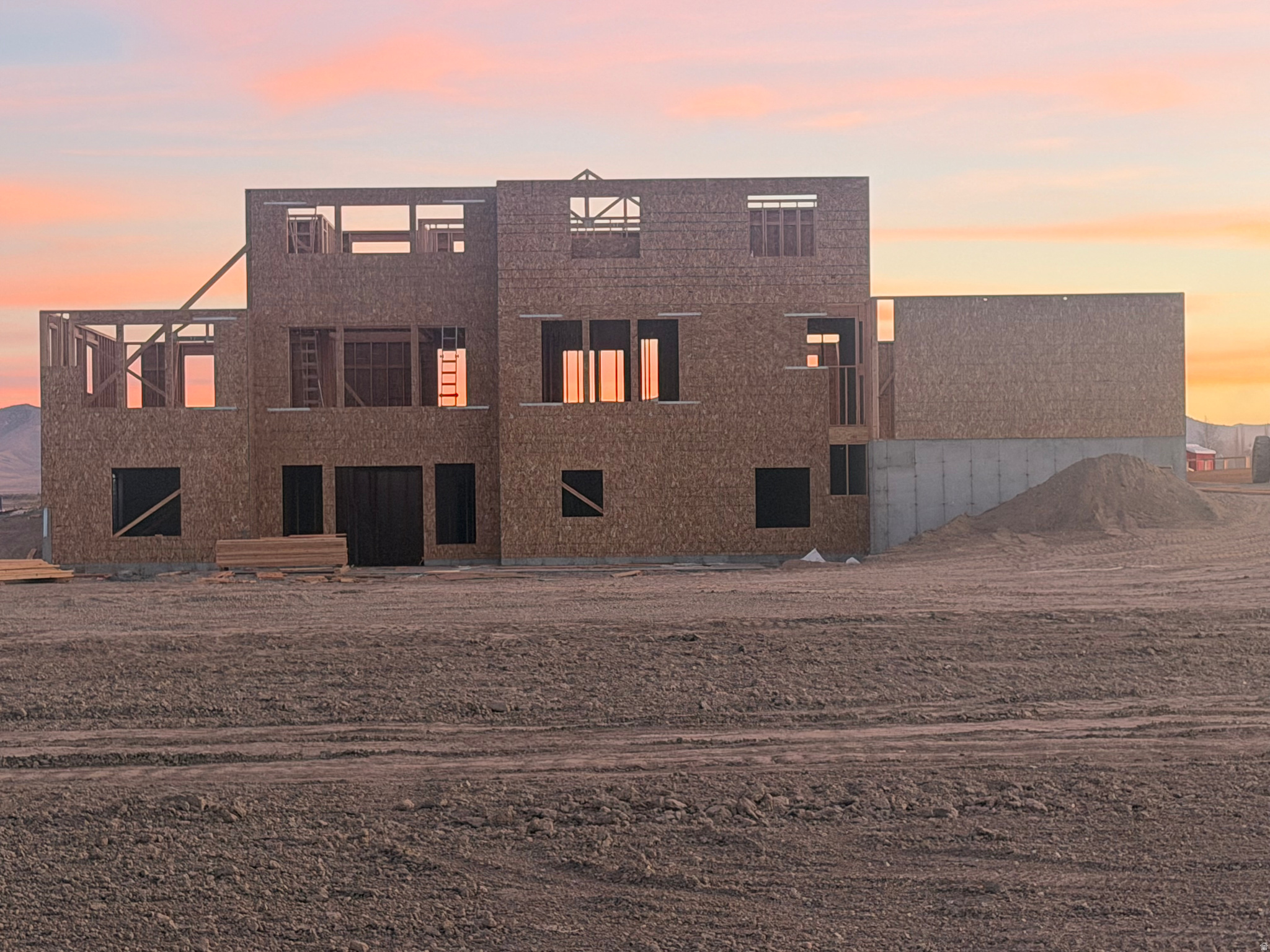 521 E GILMOUR ST 121