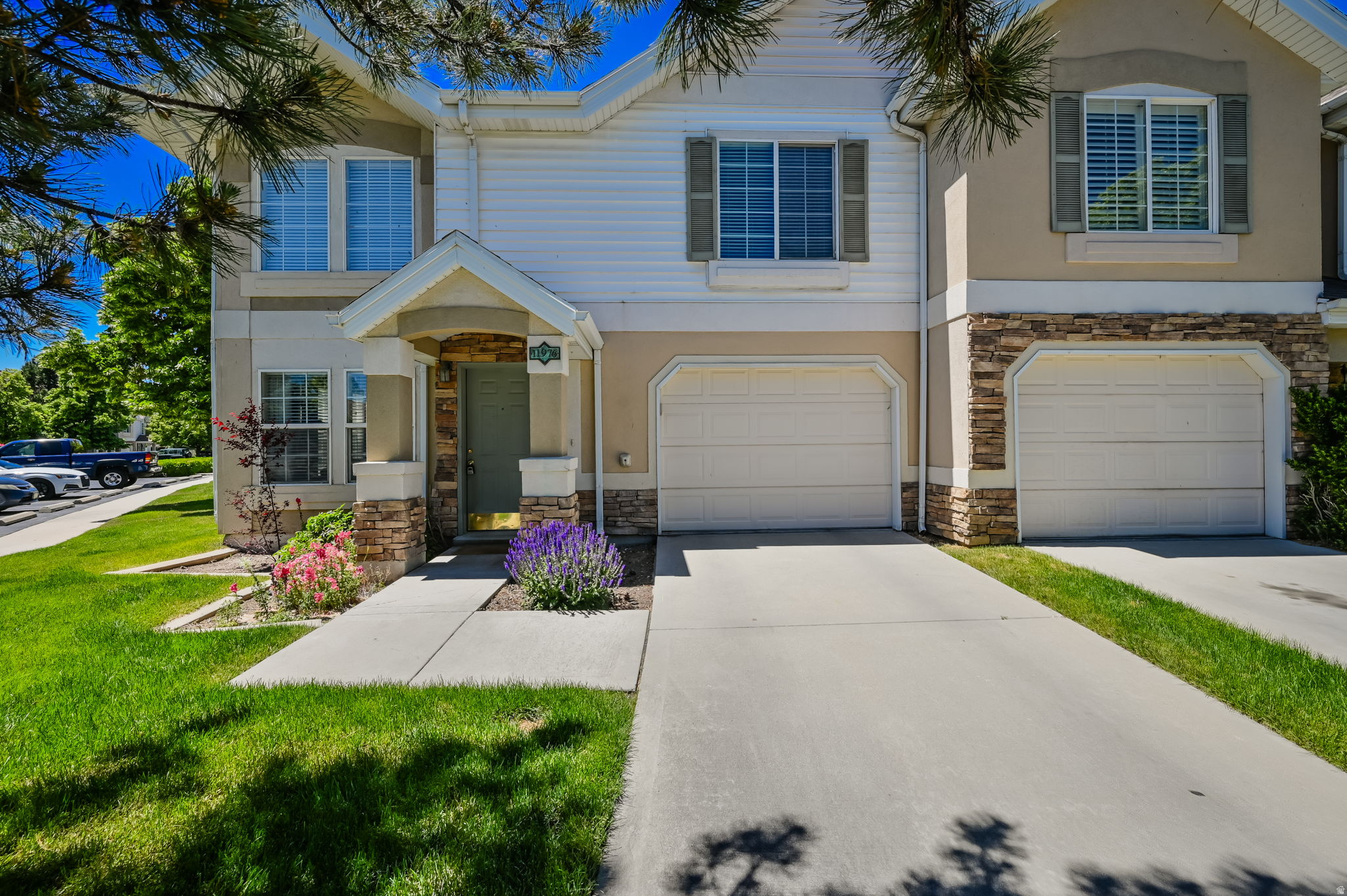 SOUTH WILLOW CREEK - Residential Lease