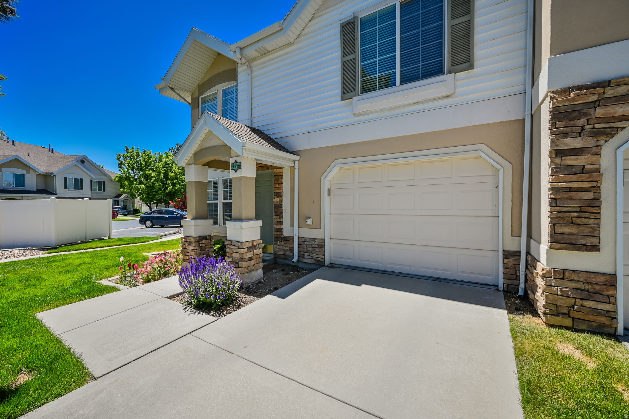 SOUTH WILLOW CREEK - Residential Lease