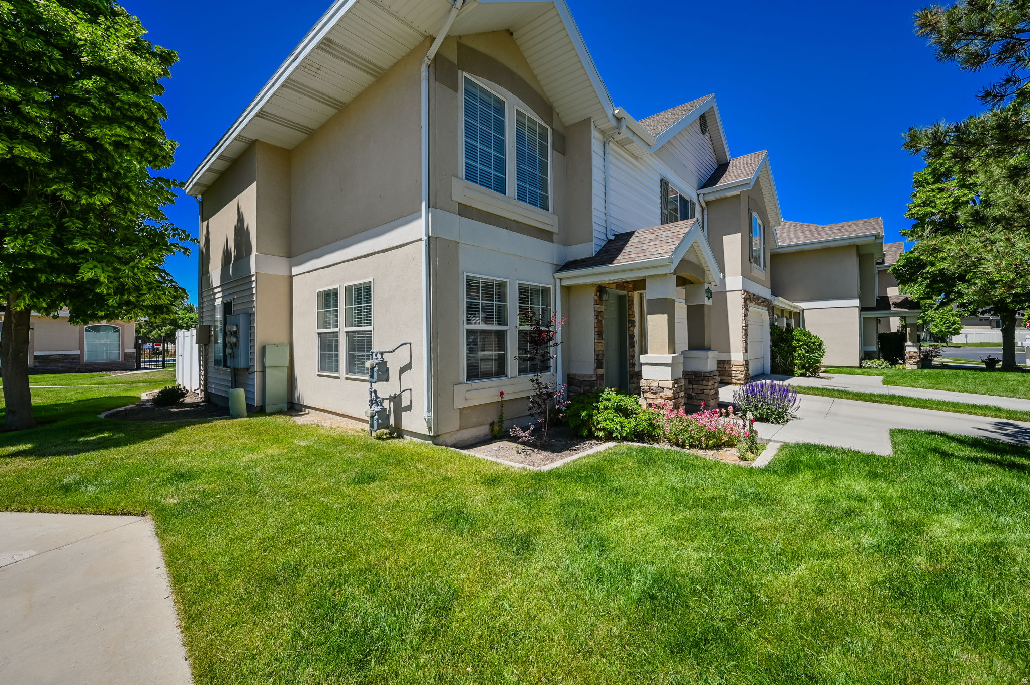 SOUTH WILLOW CREEK - Residential Lease