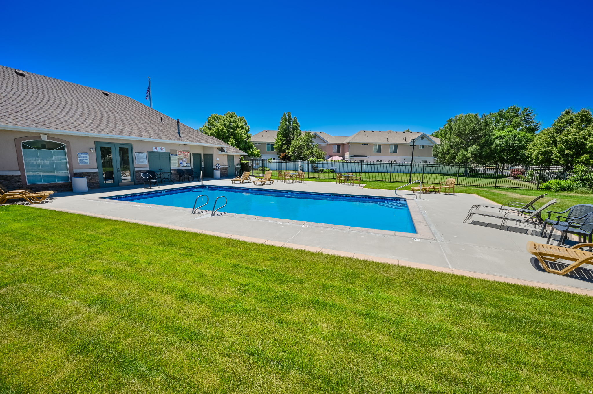 SOUTH WILLOW CREEK - Residential Lease