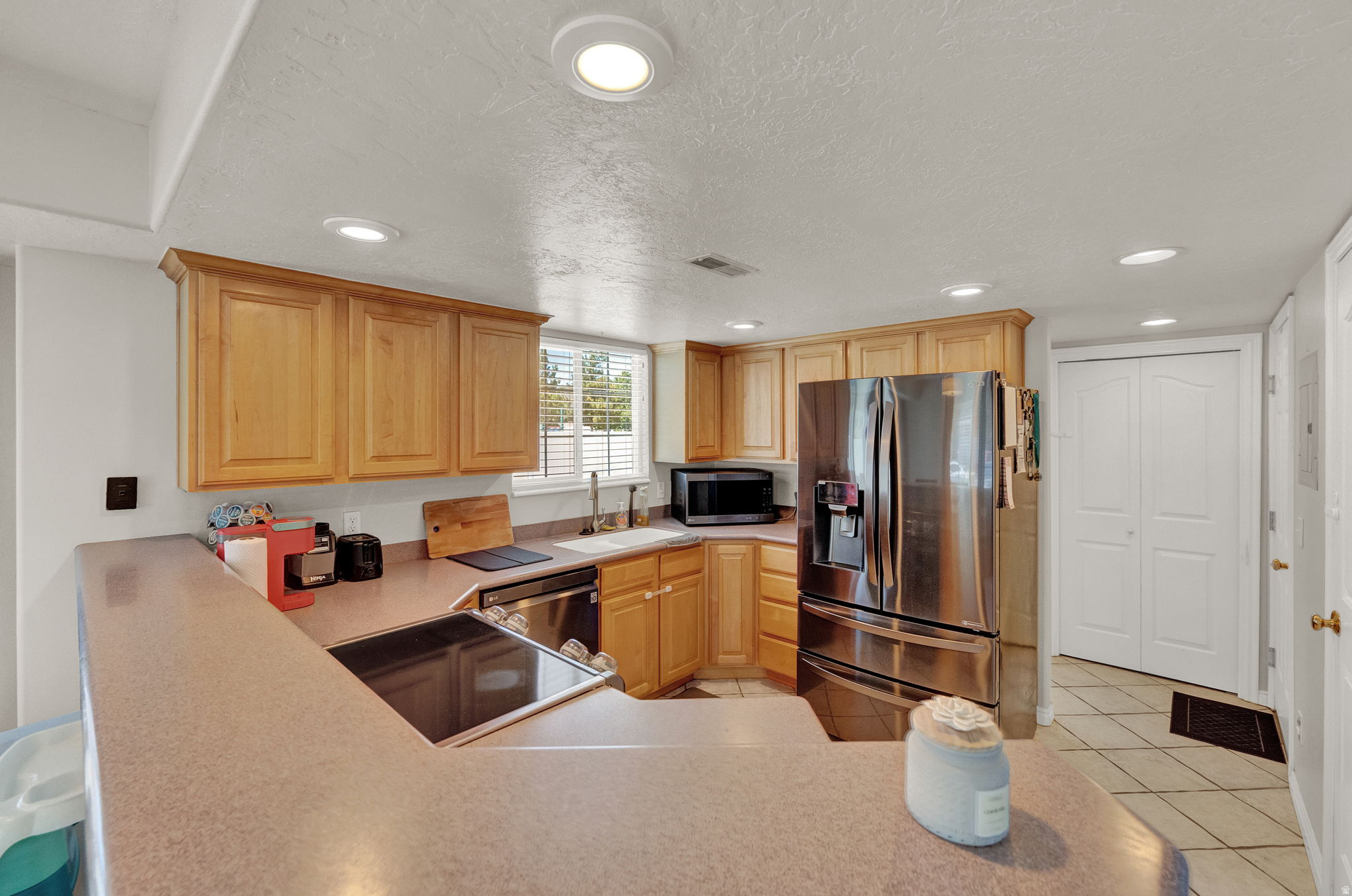 SOUTH WILLOW CREEK - Residential Lease