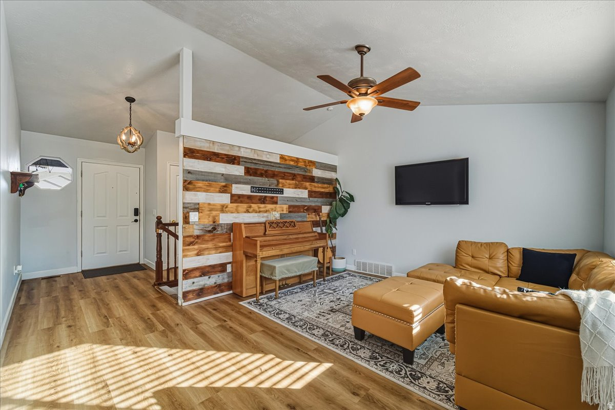 EASTLAND ESTATES - Residential